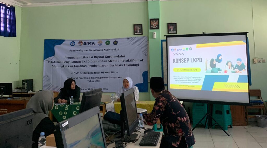 Tim PKM UNISBA Blitar Dorong Transformasi Digital Lewat Pelatihan Guru di SMA Muhammadiyah 01 Blitar