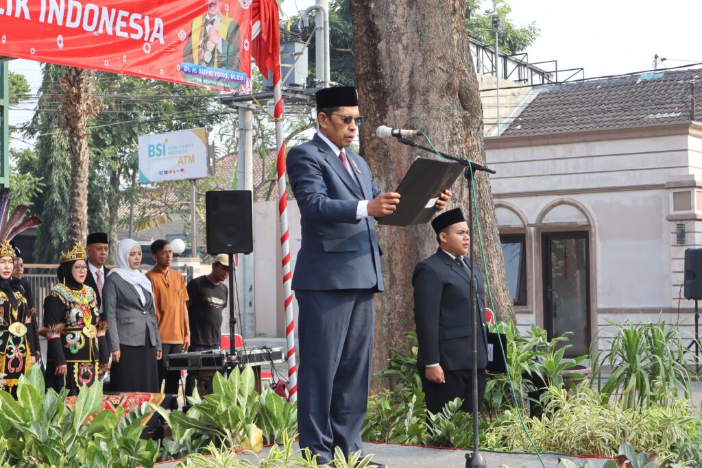 Peringati HUT ke-81 Republik Indonesia, Universitas Islam Blitar Kobarkan Semangat Kemerdekaan