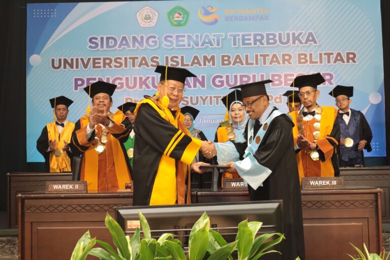 Prof. Suyitno Dikukuhkan sebagai Guru Besar, Komitmen UNISBA Blitar Perkuat Kualitas SDM